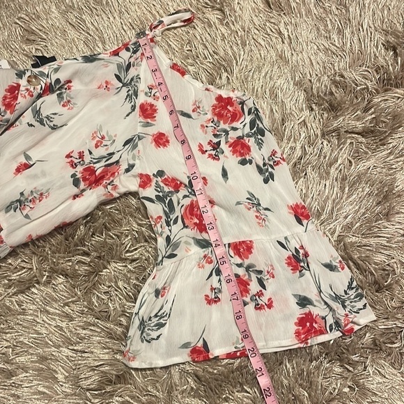 Rayon Crepe Bell Sleeve Cold Shoulder Top - Picture 11 of 13